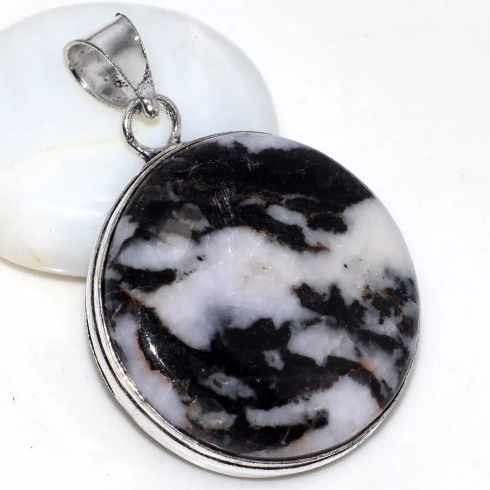 White Buffalo Turquoise 925 Silver Plated Necklace Pendant NWT - Picture 1 of 3